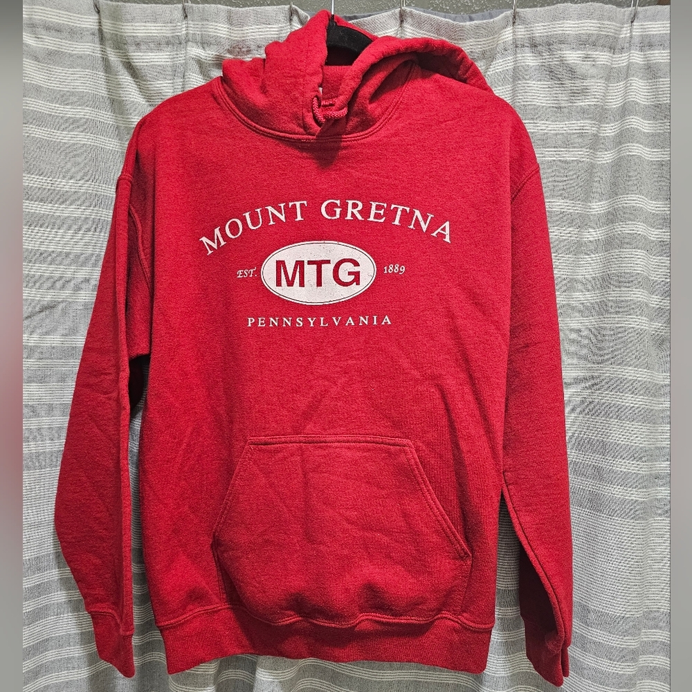 Gildan Red Mount Gretna MTG Pullover Hoodie